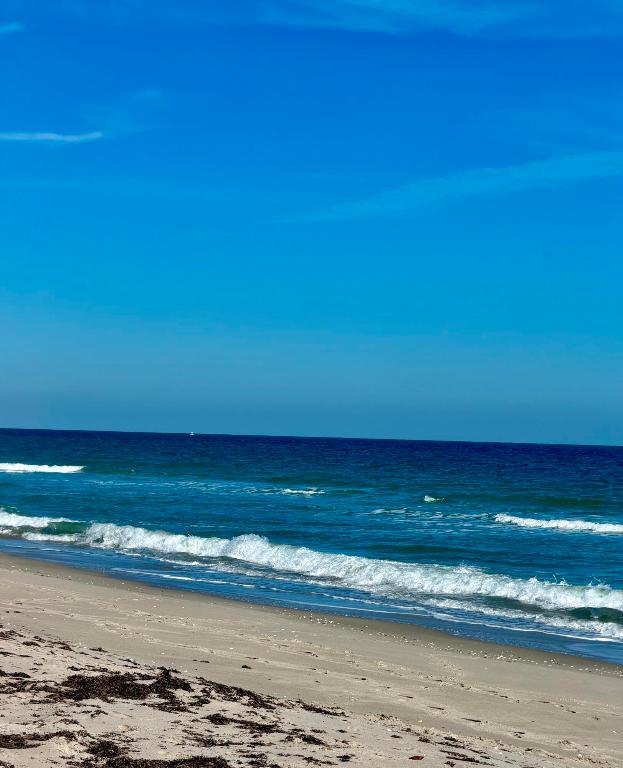 OCEAN HARBOUR VILLAS CONDOMINIUM - Residential