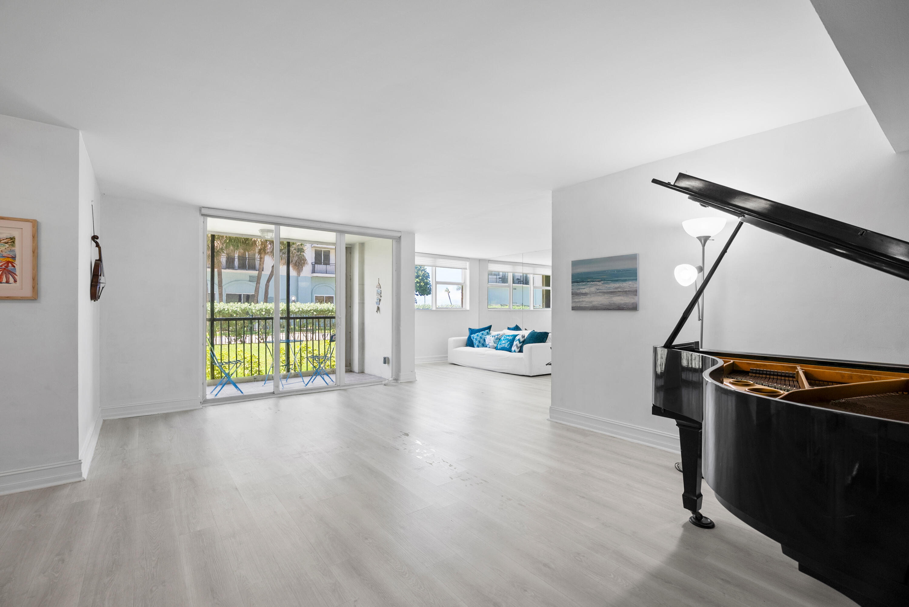 1239 Hillsboro Mile 105