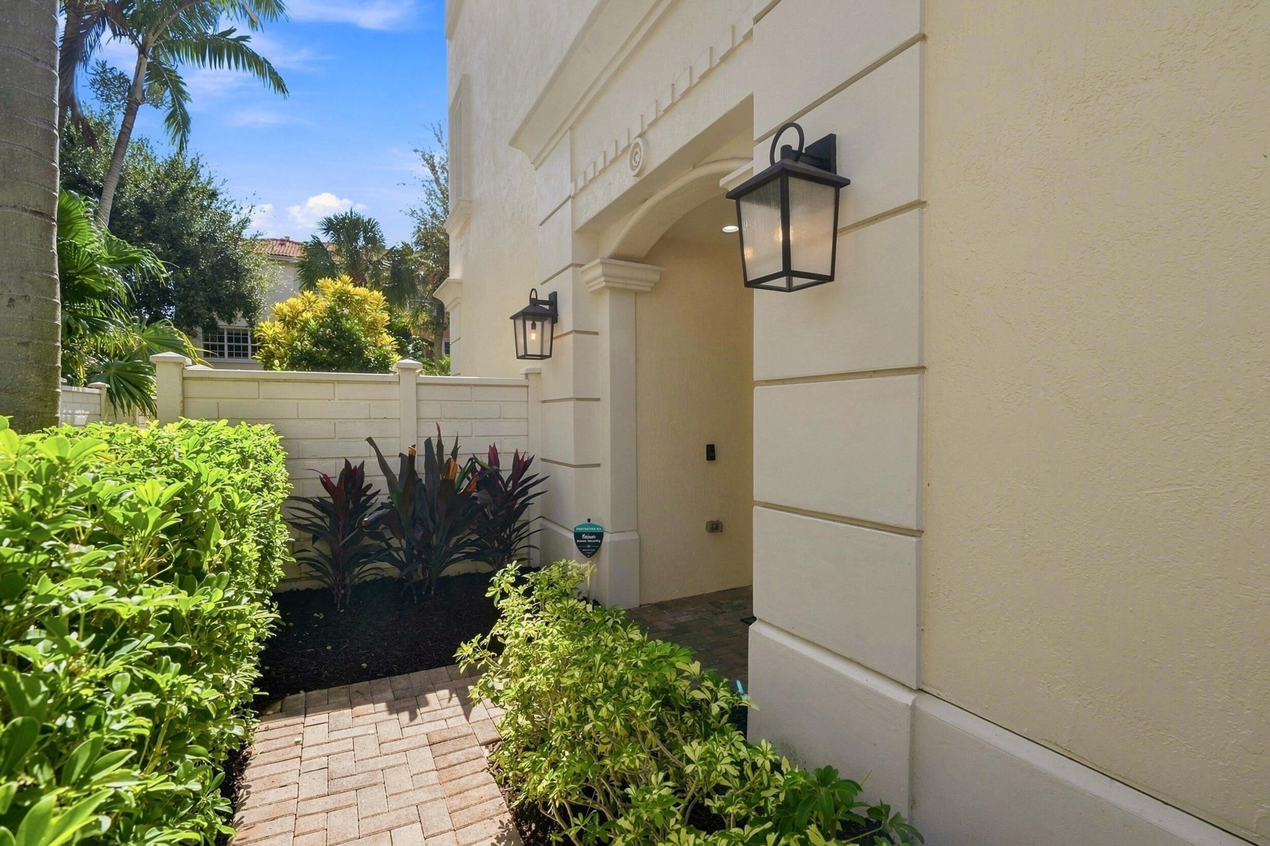 5550 NE Trieste Terrace