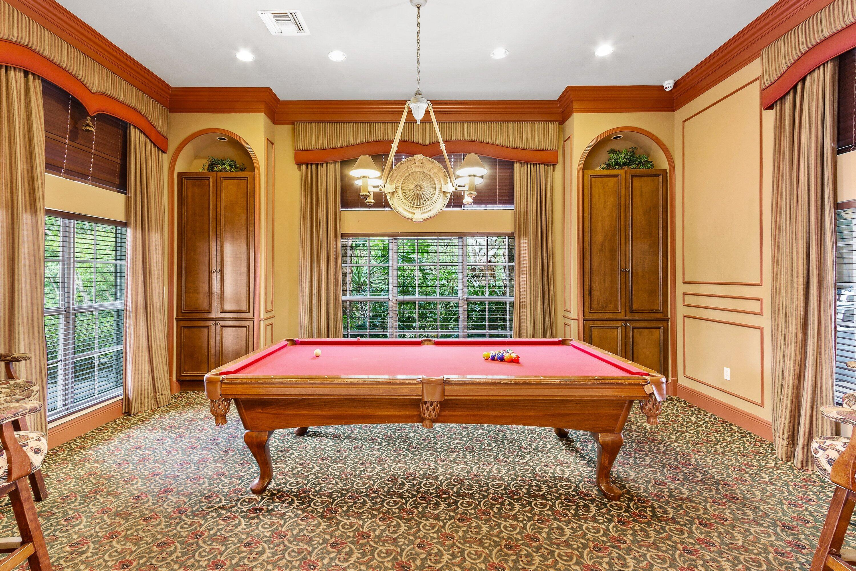 HYPOLUXOS MARINERS CAY CONDO - Residential