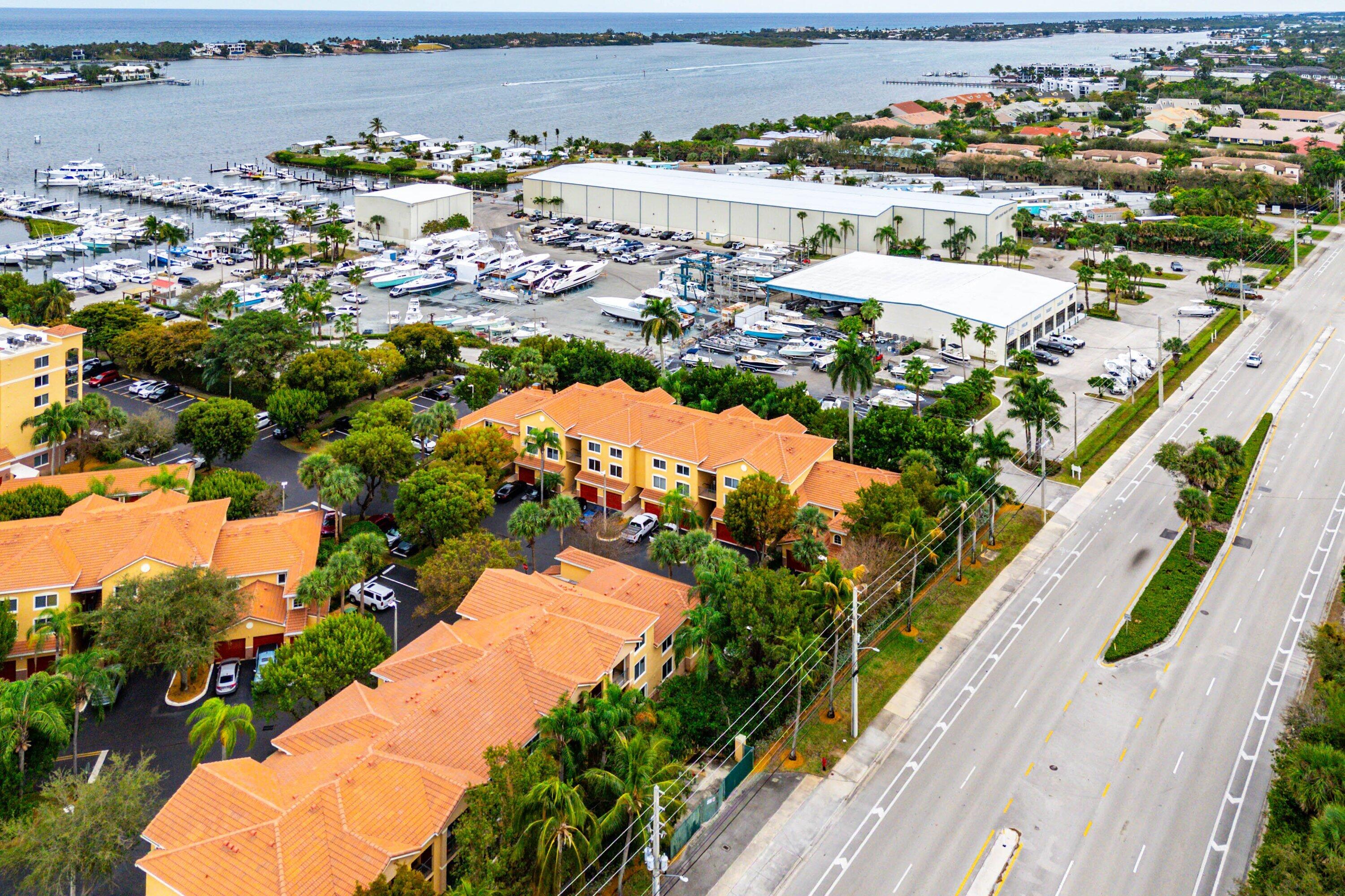 HYPOLUXOS MARINERS CAY CONDO - Residential