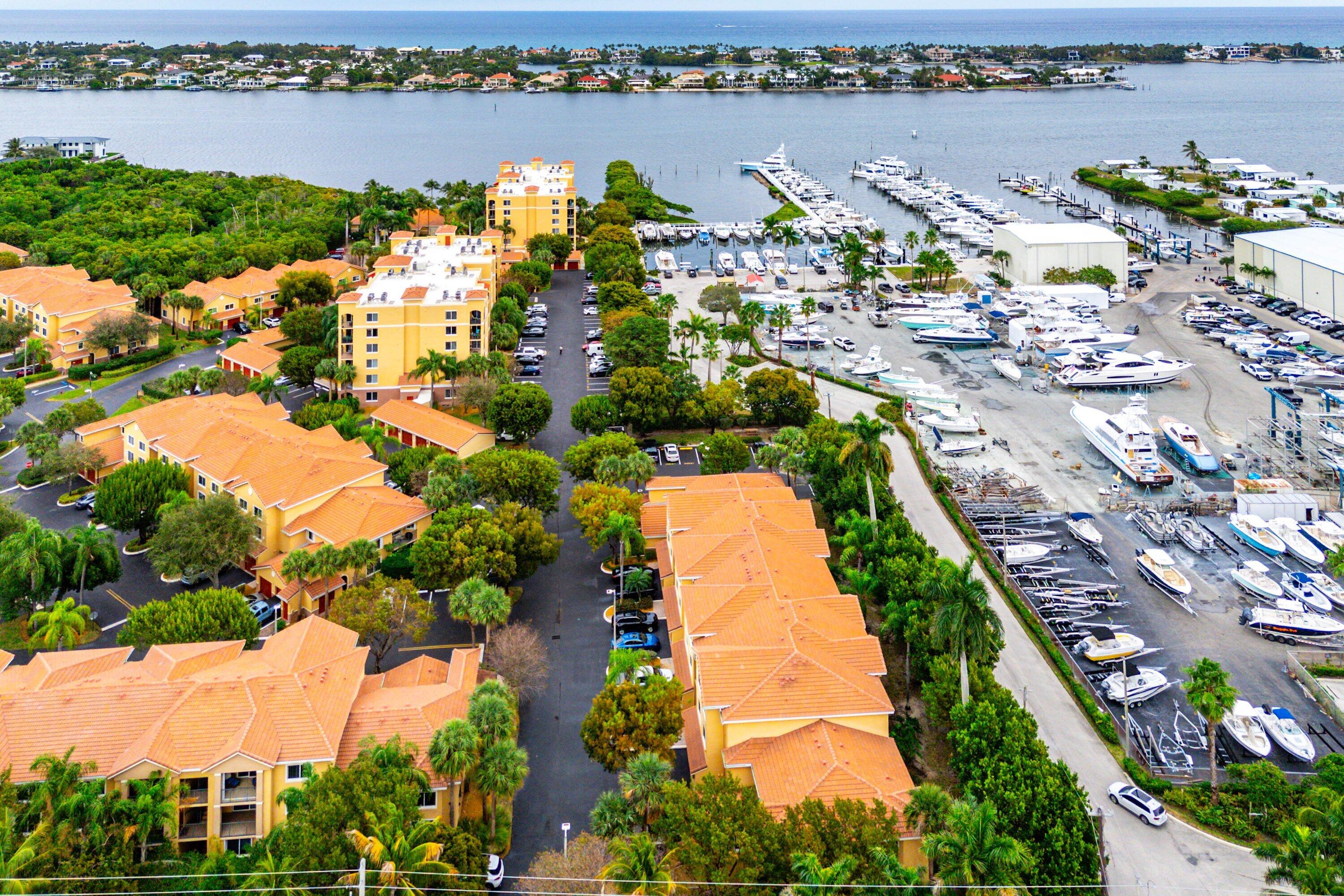 HYPOLUXOS MARINERS CAY CONDO - Residential