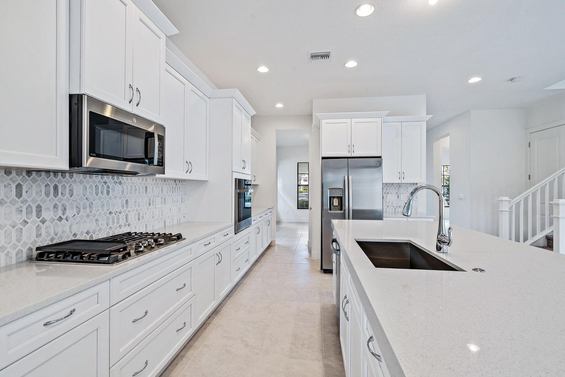 ALTON - Residential Lease