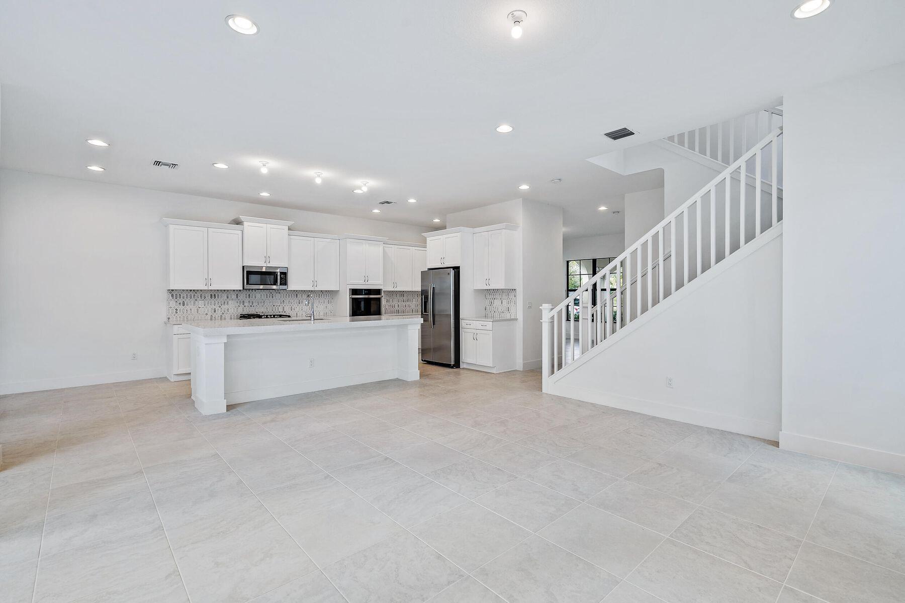 ALTON - Residential Lease