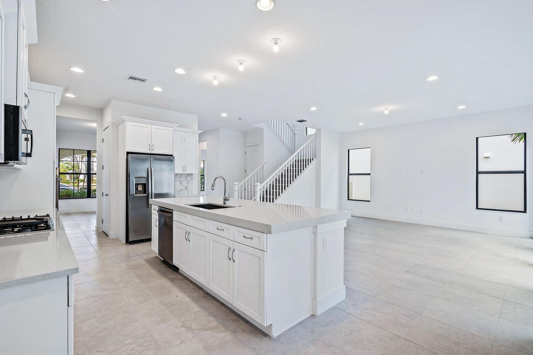 ALTON - Residential Lease