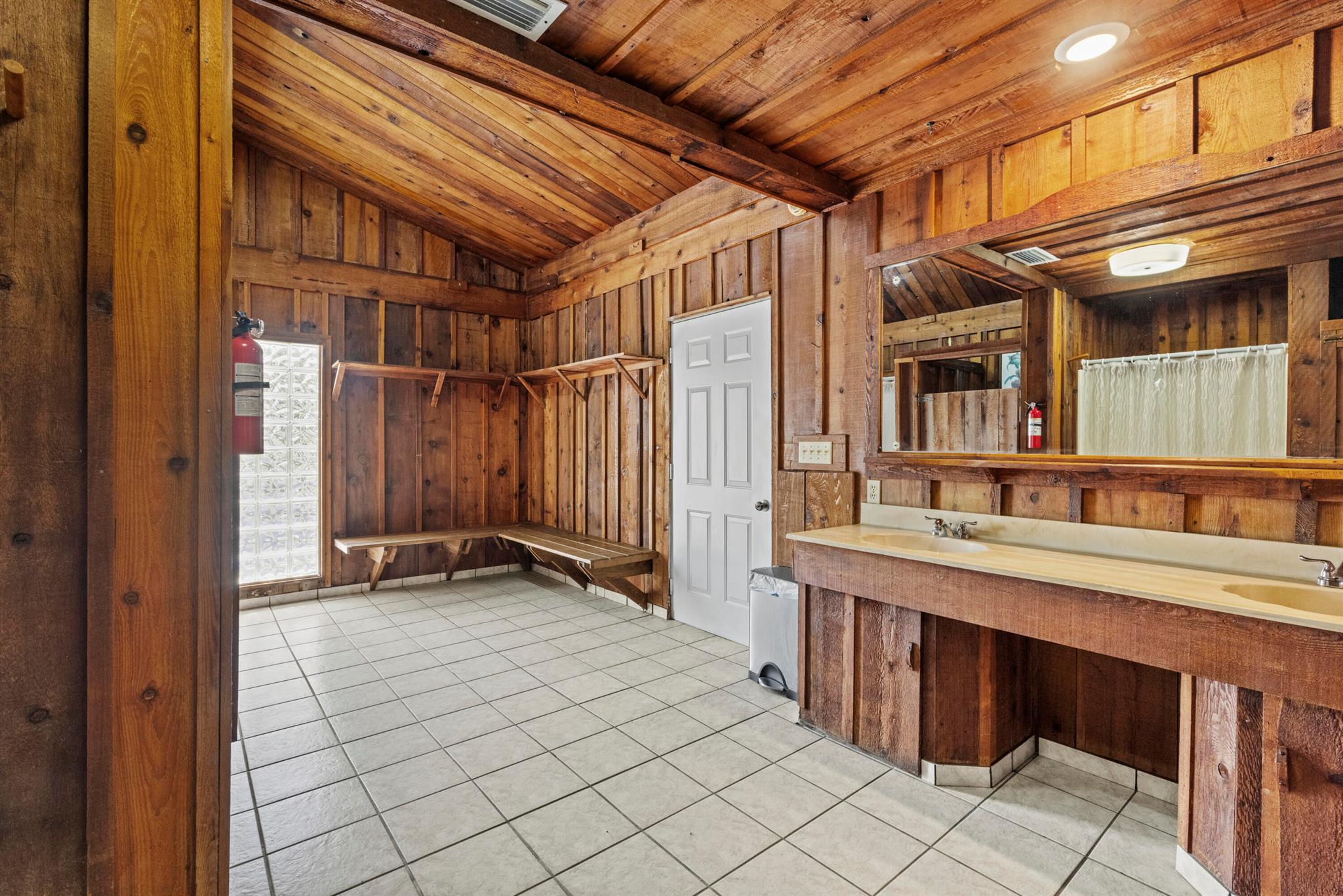 METES AND BOUNDS - Residential Income