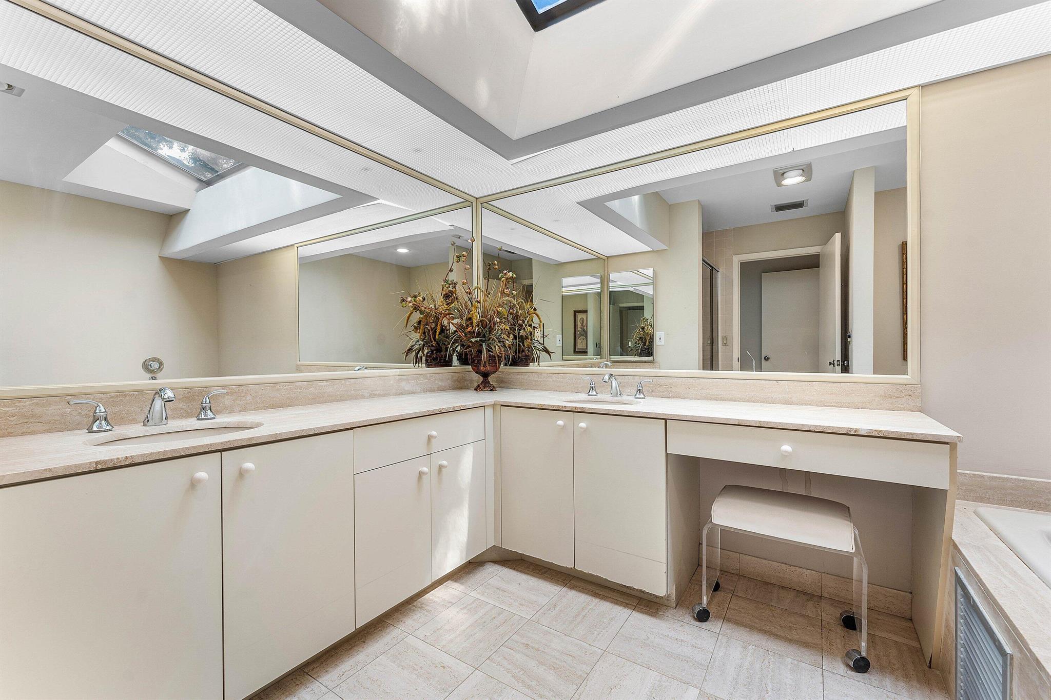 HAMPSHIRE AT HUNTERS RUN - Residential