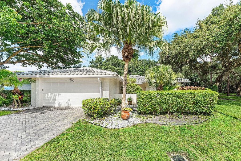 Photo of 30 Hampshire Lane, Boynton Beach, FL 33436 (MLS # R11133065)