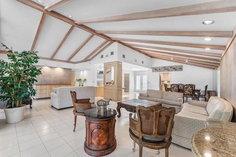 30 Hampshire Lane Boynton Beach FL 33436