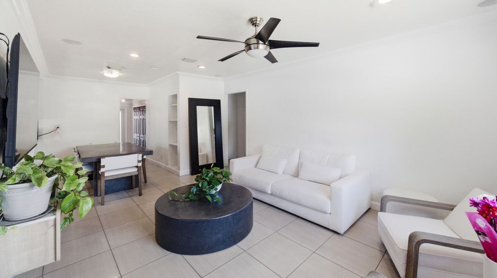 Photo of 1234 NE 7th Avenue, Fort Lauderdale, FL 33304 (MLS # B26017745)