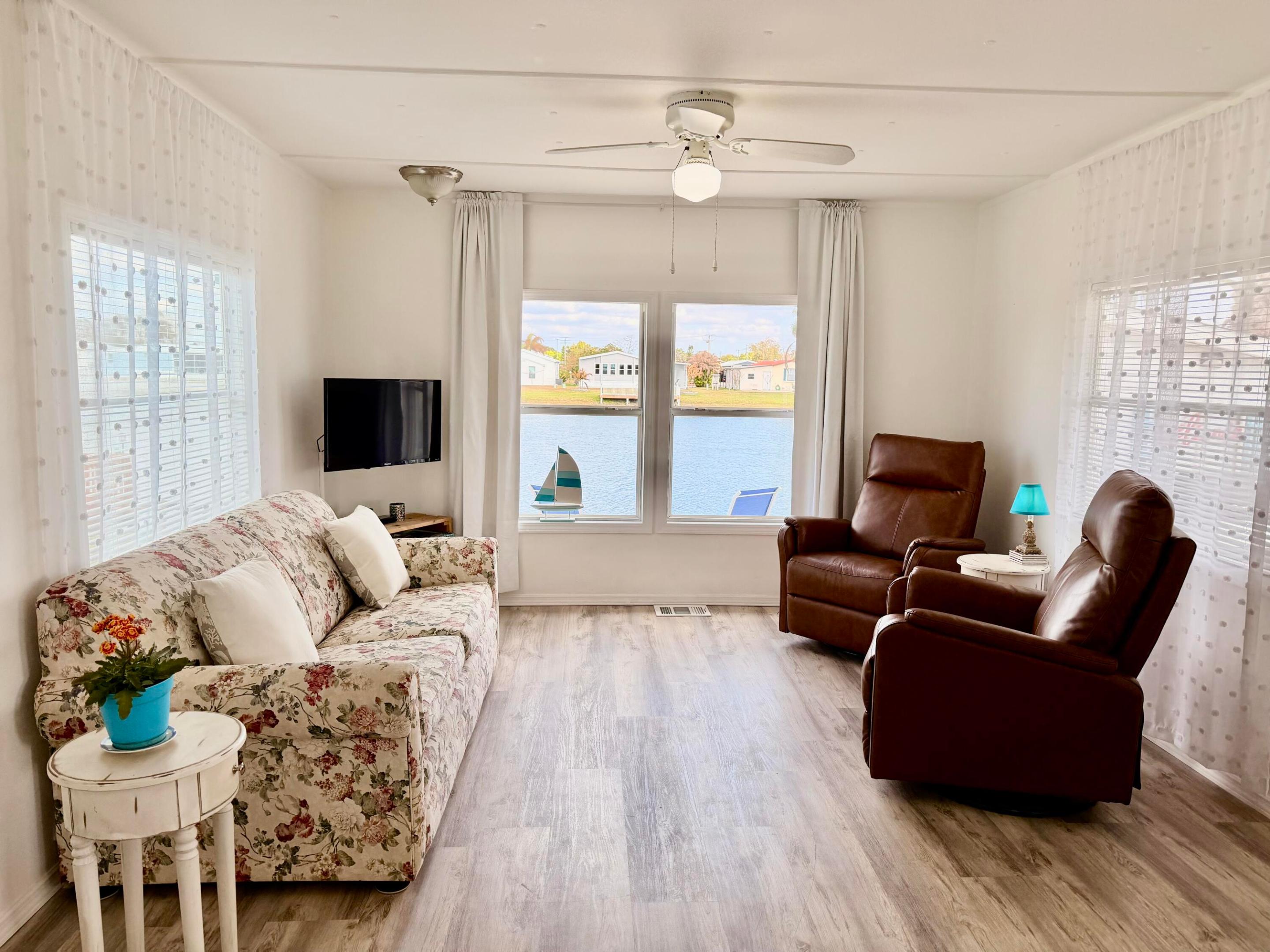 OASIS VILLAGE - Residential