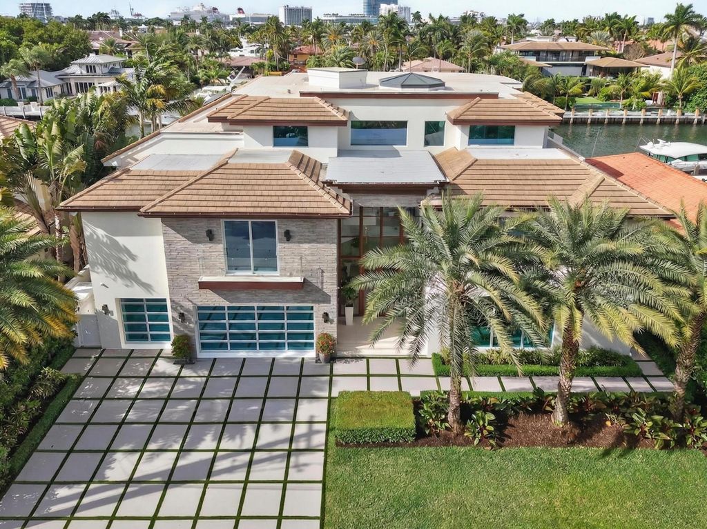 Photo of 14 N Isla Bahia Drive, Fort Lauderdale, FL 33316 (MLS # F10527556)