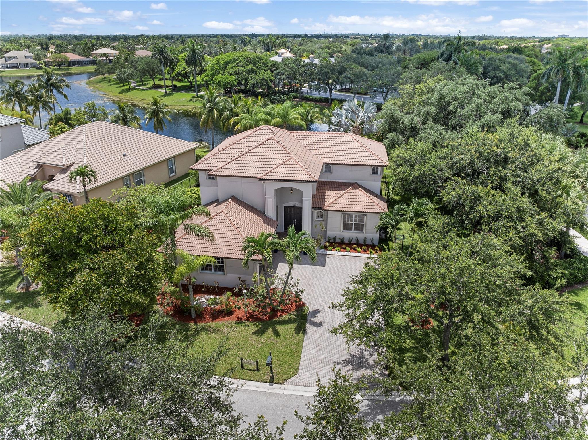 PARKLAND ISLES - Residential