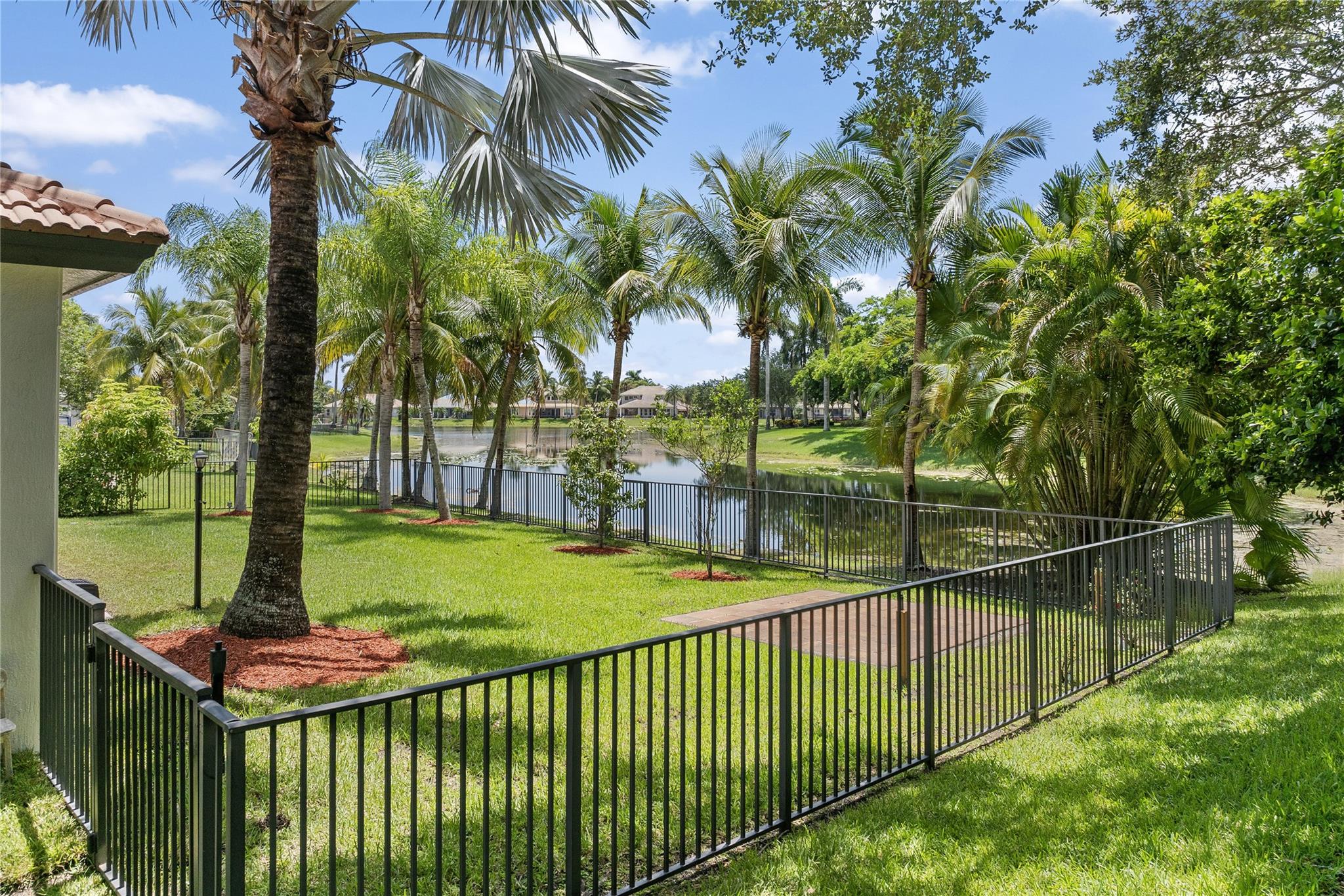 PARKLAND ISLES - Residential