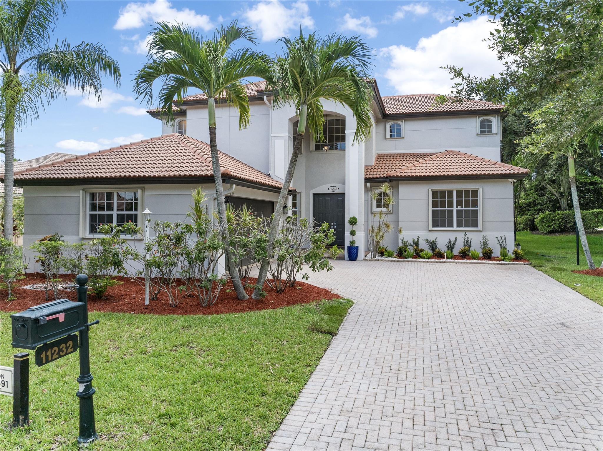 PARKLAND ISLES - Residential