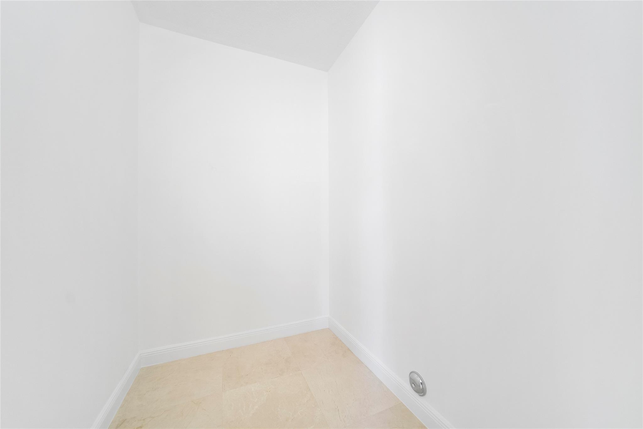 PARKLAND ISLES - Residential