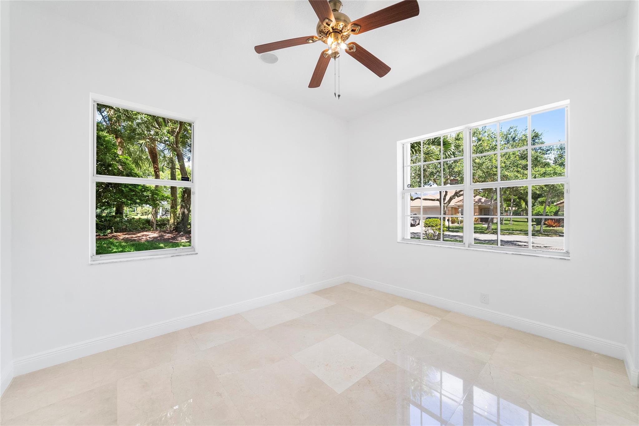 PARKLAND ISLES - Residential