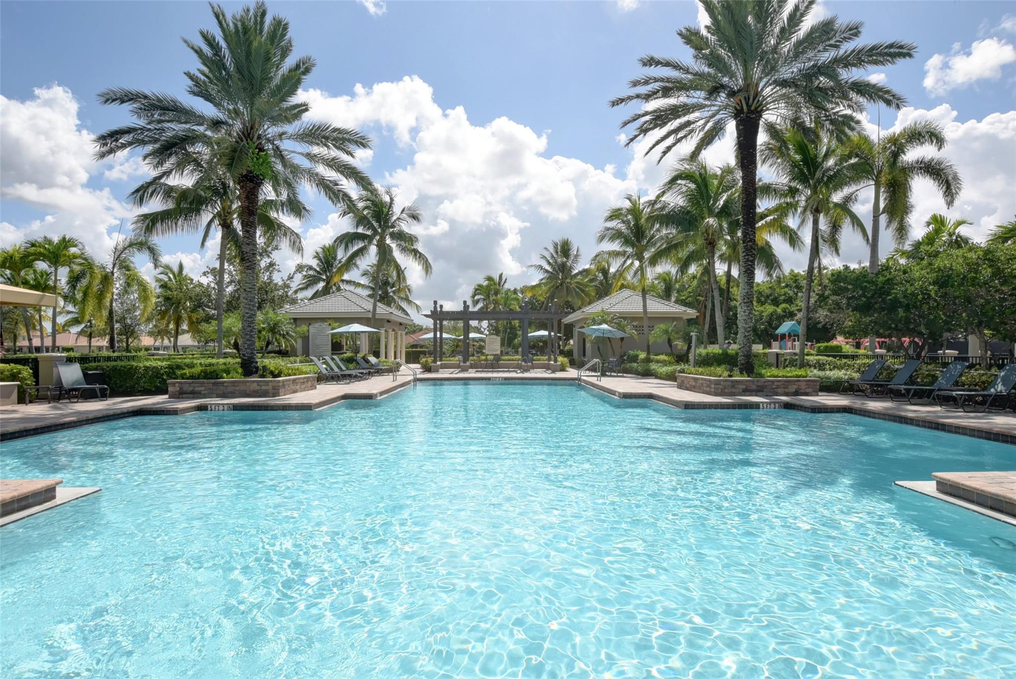 PARKLAND ISLES - Residential