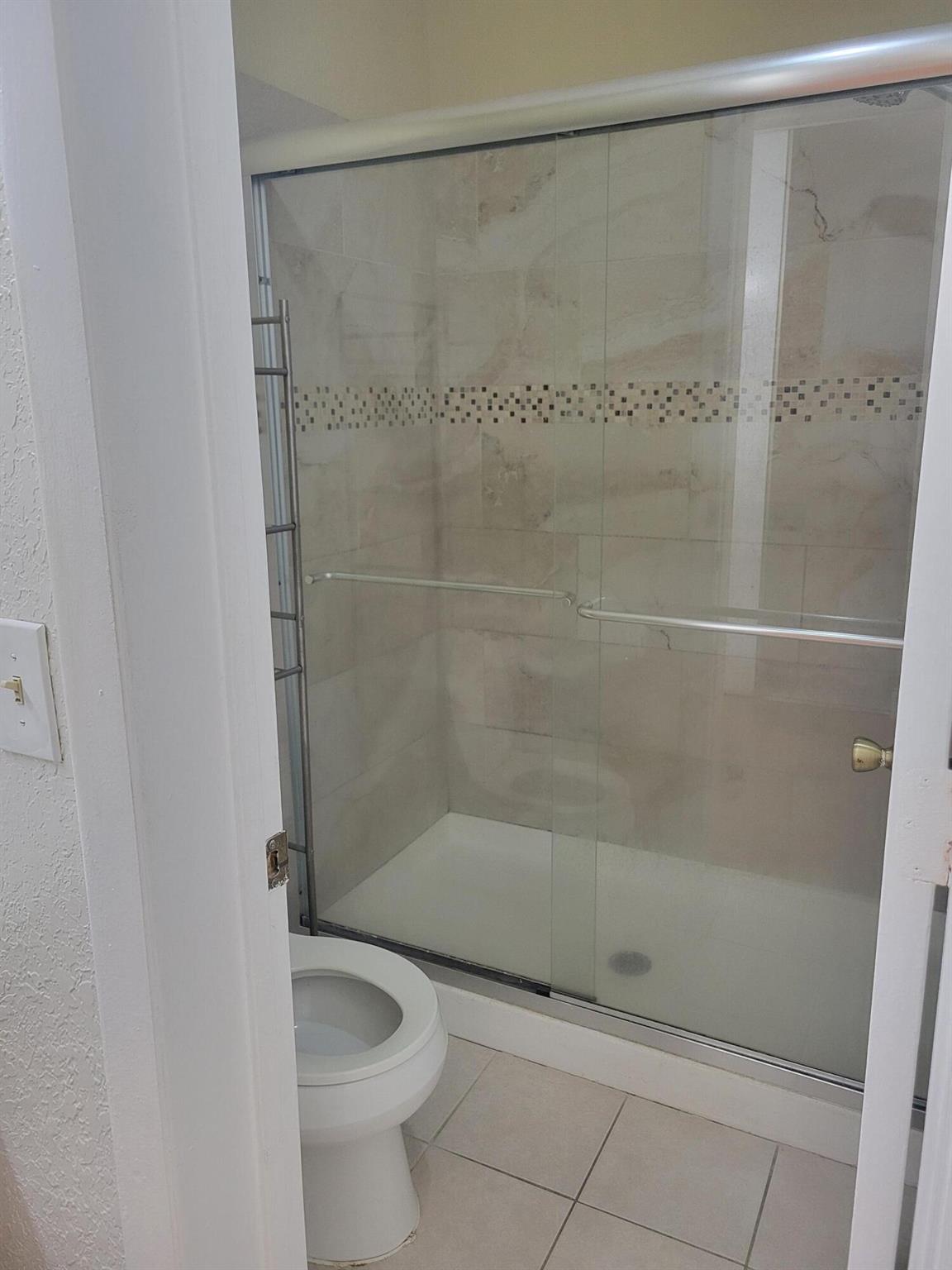 CENTERPOINTE - Residential Lease