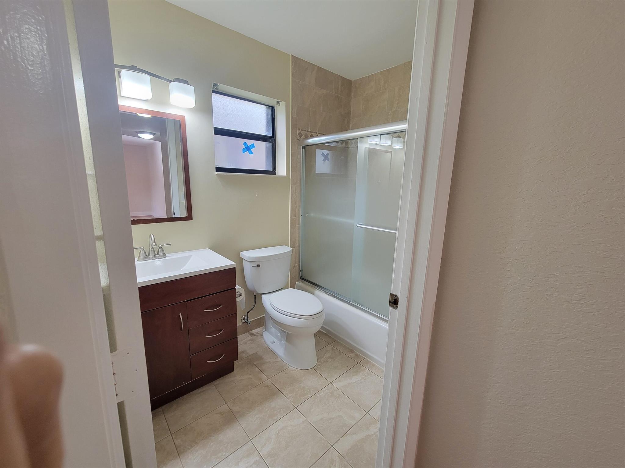 CENTERPOINTE - Residential Lease
