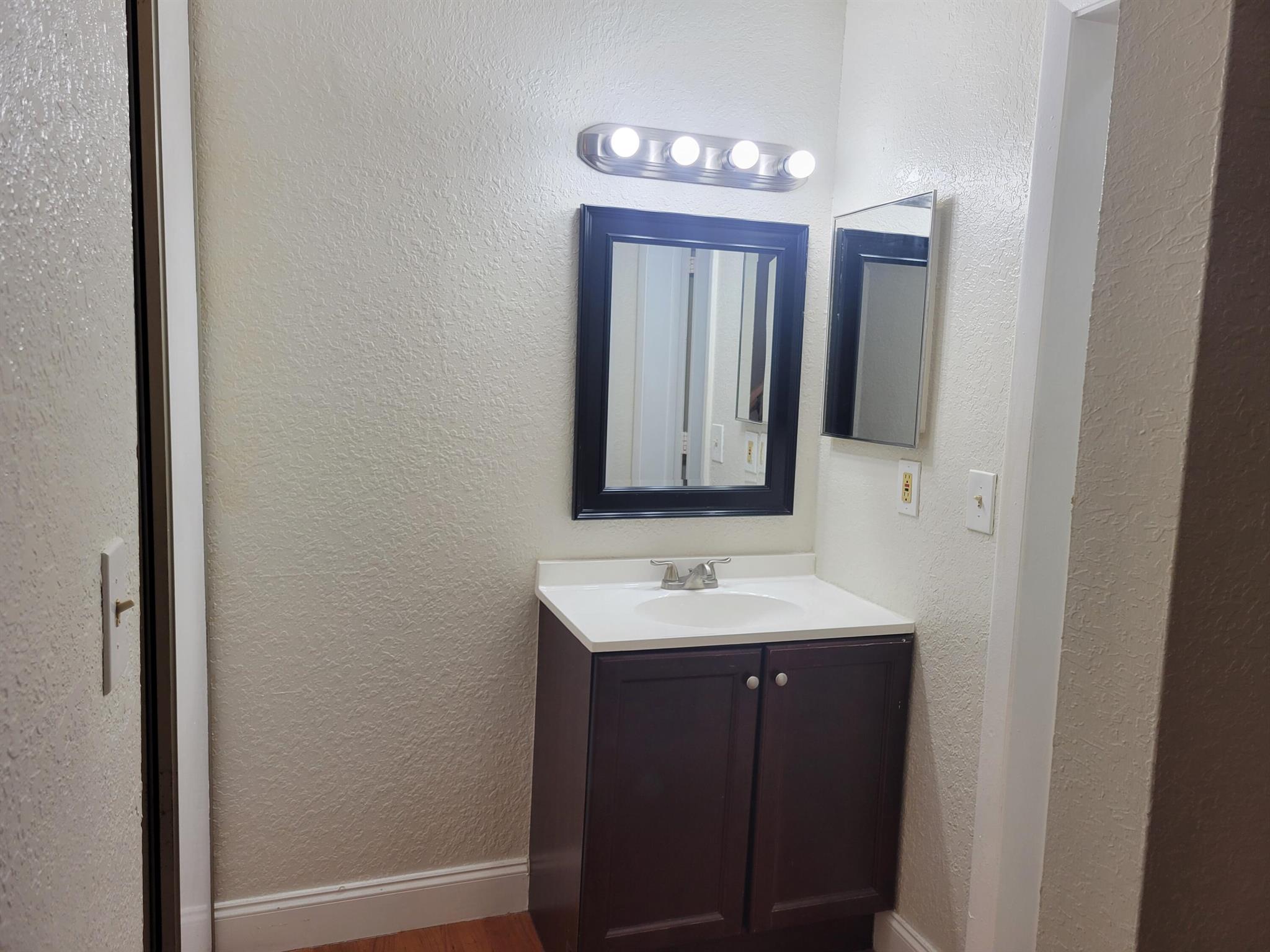 CENTERPOINTE - Residential Lease