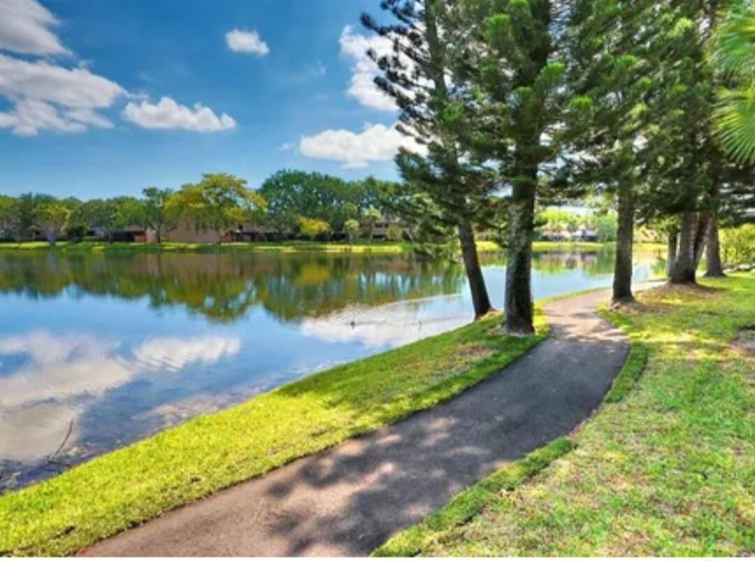 CENTERPOINTE - Residential Lease
