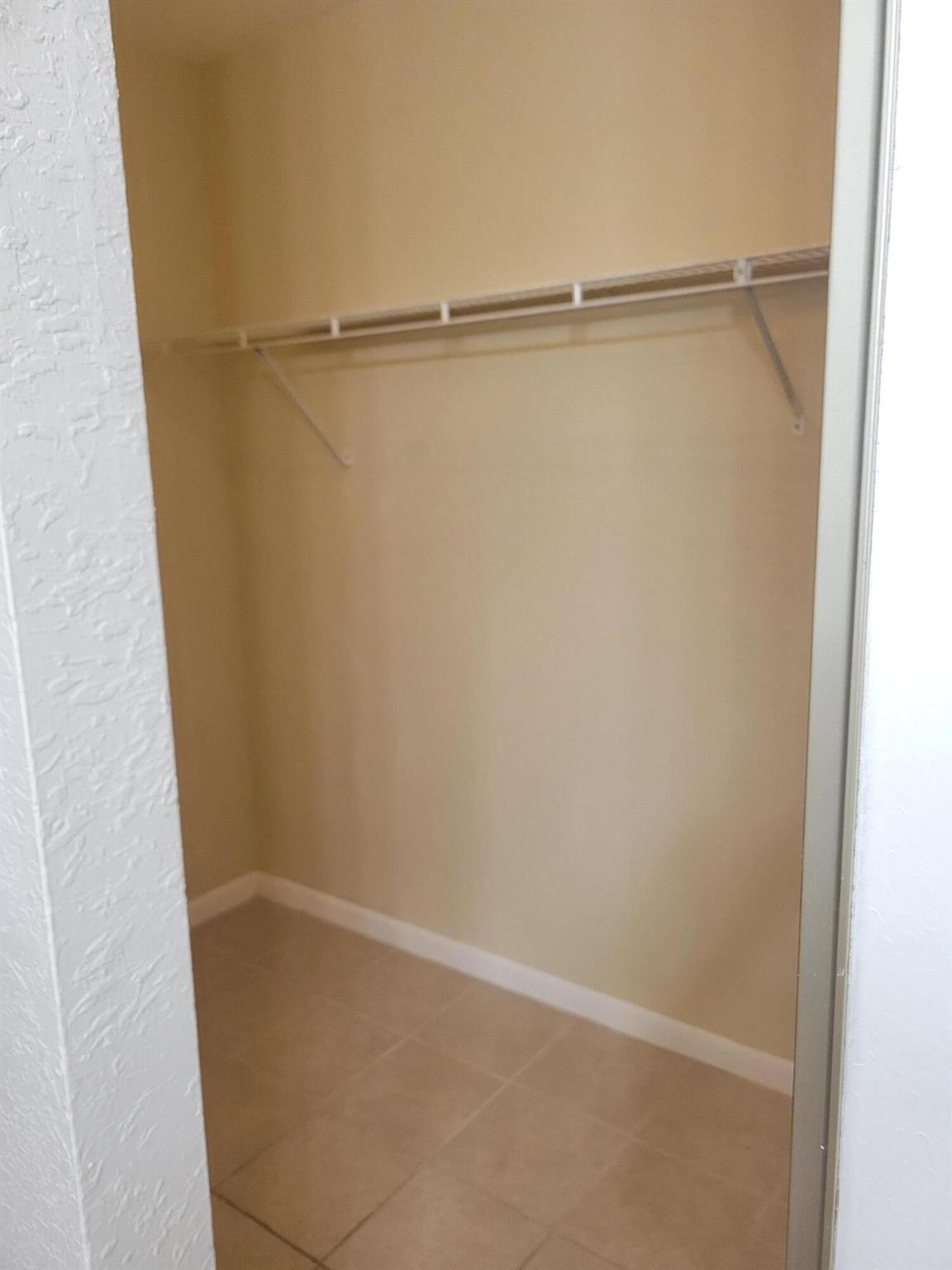 CENTERPOINTE - Residential Lease