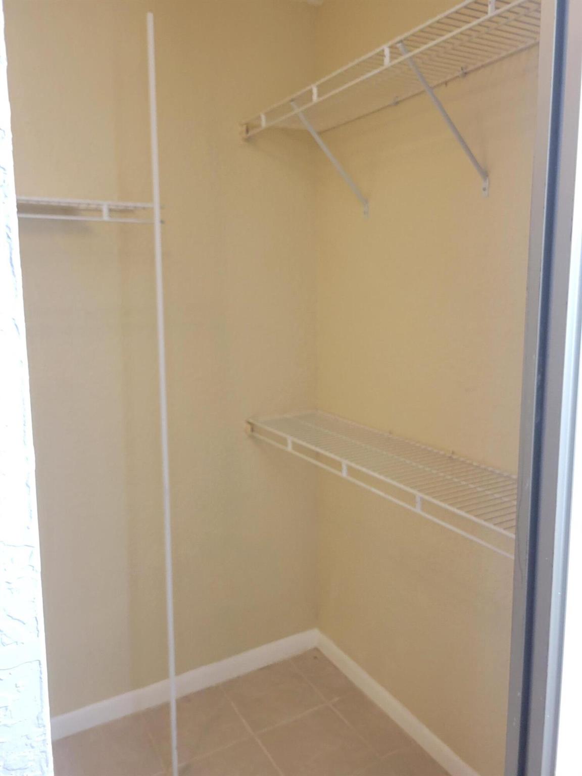 CENTERPOINTE - Residential Lease