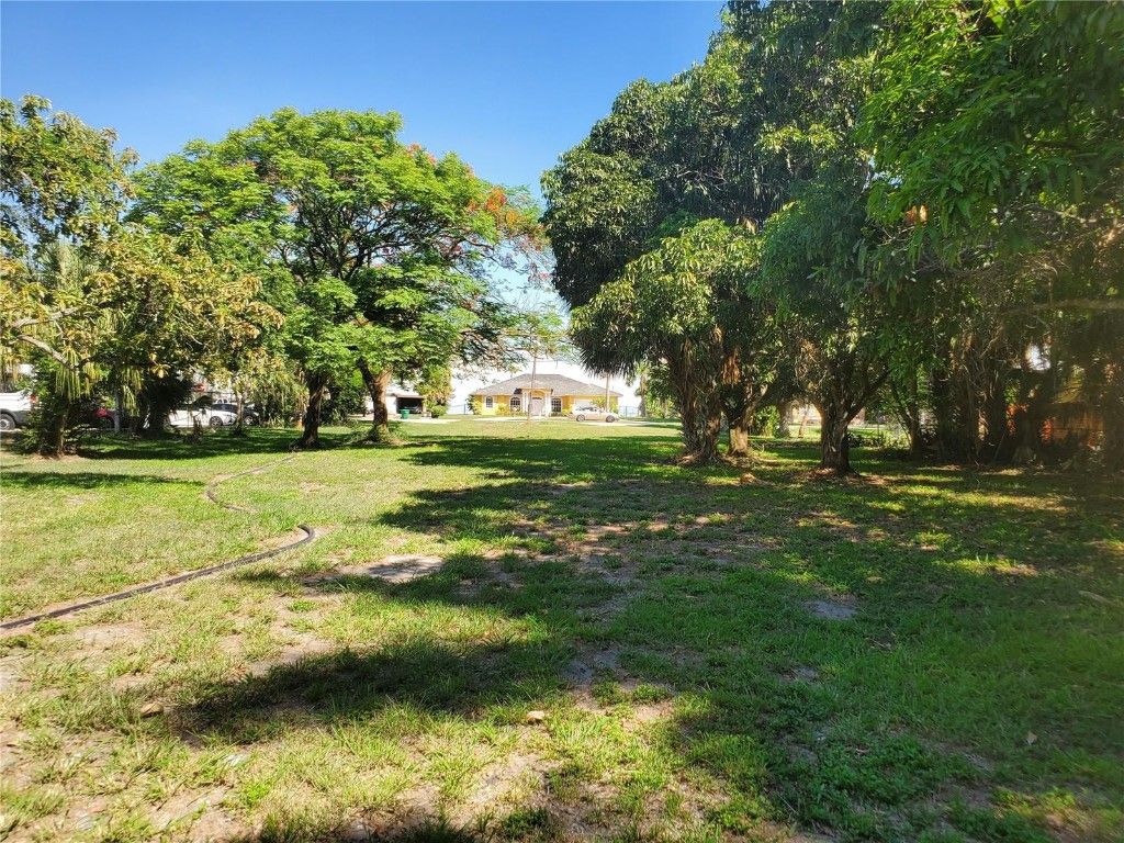 Photo of 1697 E Main Street, Pahokee, FL 33476 (MLS # F10447625)