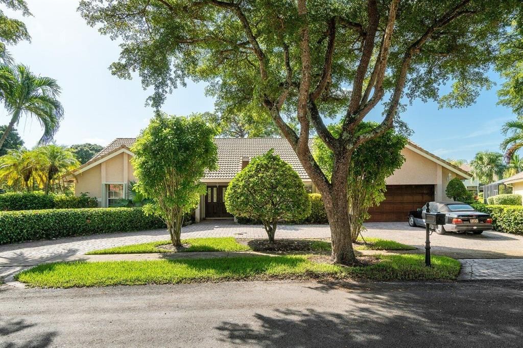 Photo of 731 Parkside Circle N, Boca Raton, FL 33486 (MLS # R10744673)