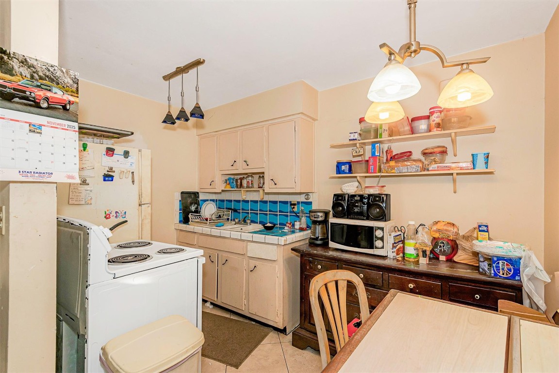 JOSEPHINE PARK 45-23 B - Residential Income