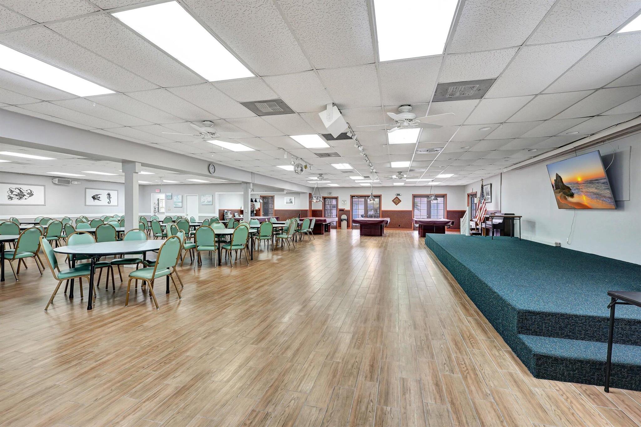 JAMAICA BAY MOBILE HOME C - Residential