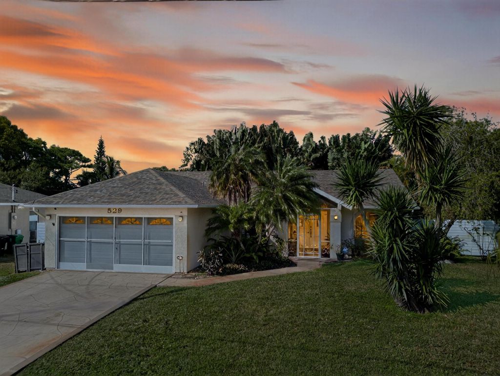 Photo of 529 SE Fallon Drive, Port Saint Lucie, FL 34983 (MLS # R11144163)