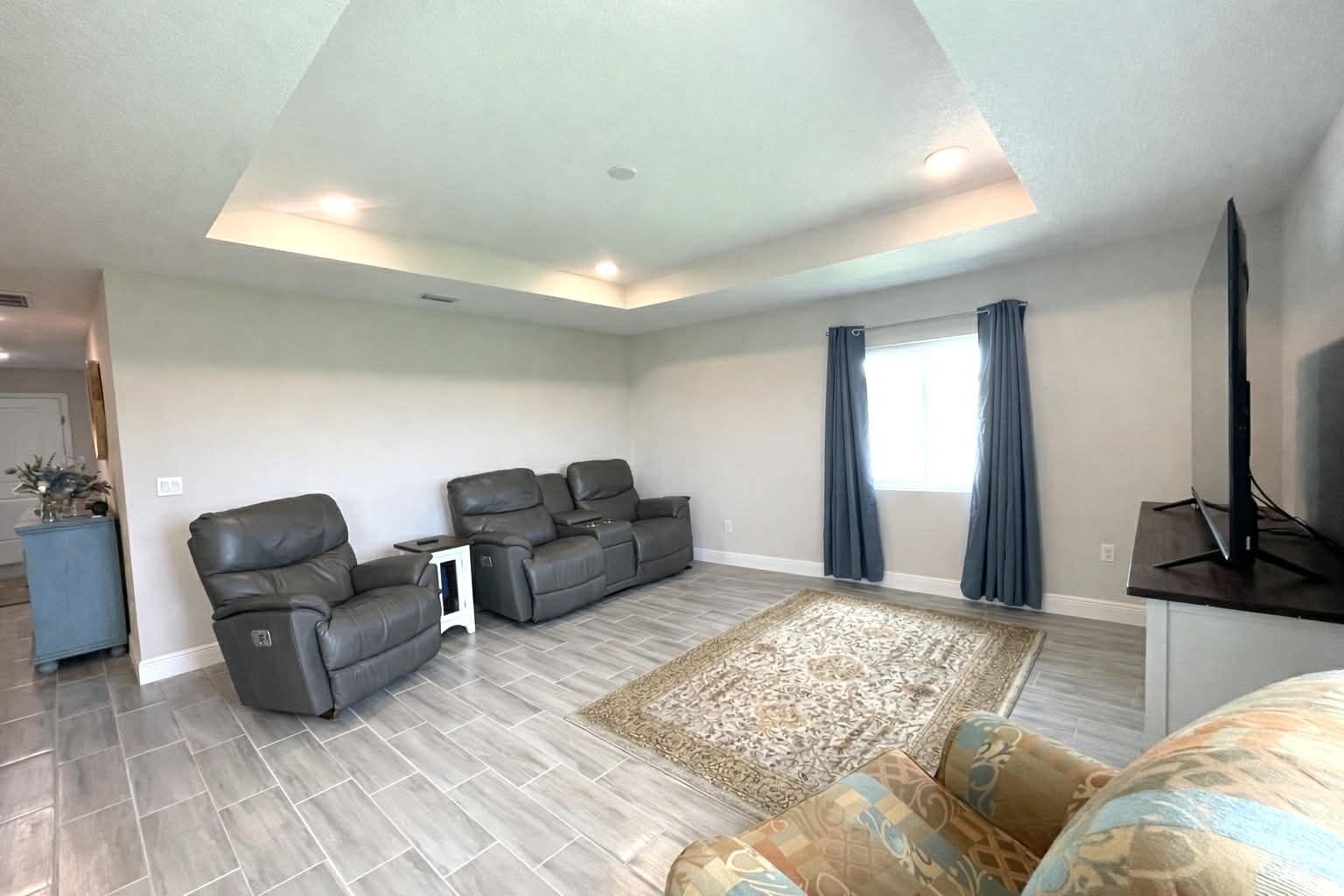 PALM VILLAGE RANCH - Residential