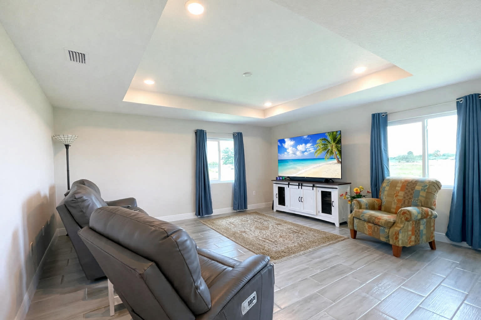 PALM VILLAGE RANCH - Residential