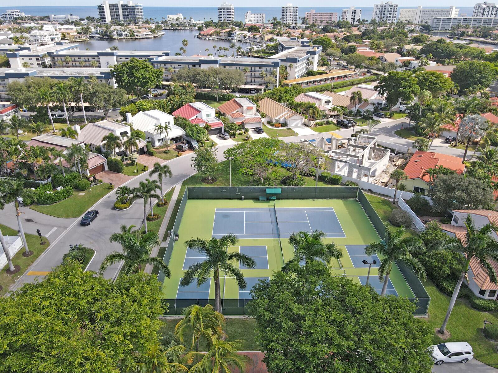 PELICAN POINTE CONDO - Residential