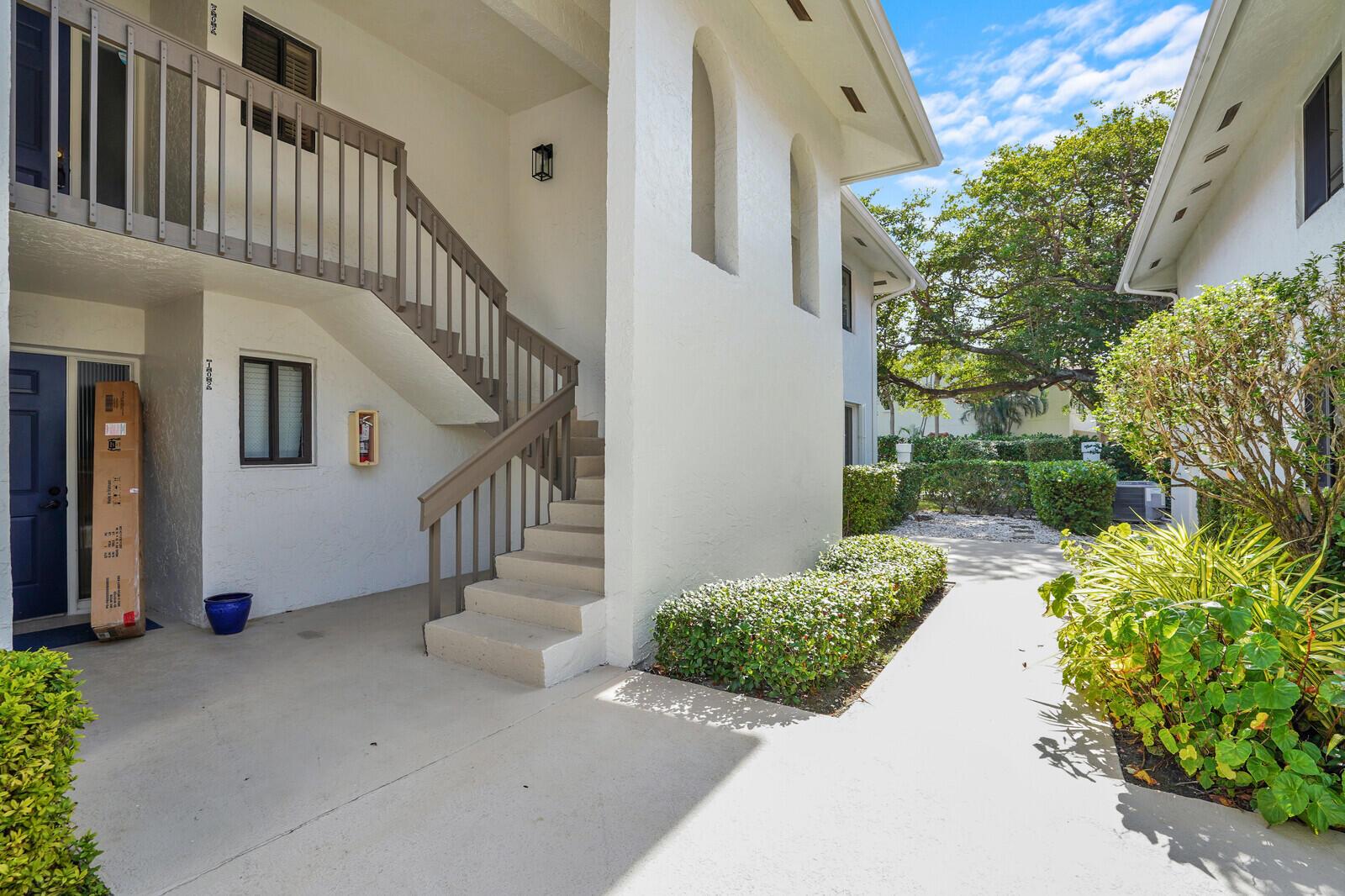 PELICAN POINTE CONDO - Residential