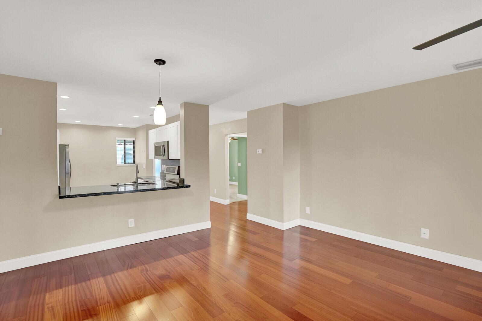 PELICAN POINTE CONDO - Residential