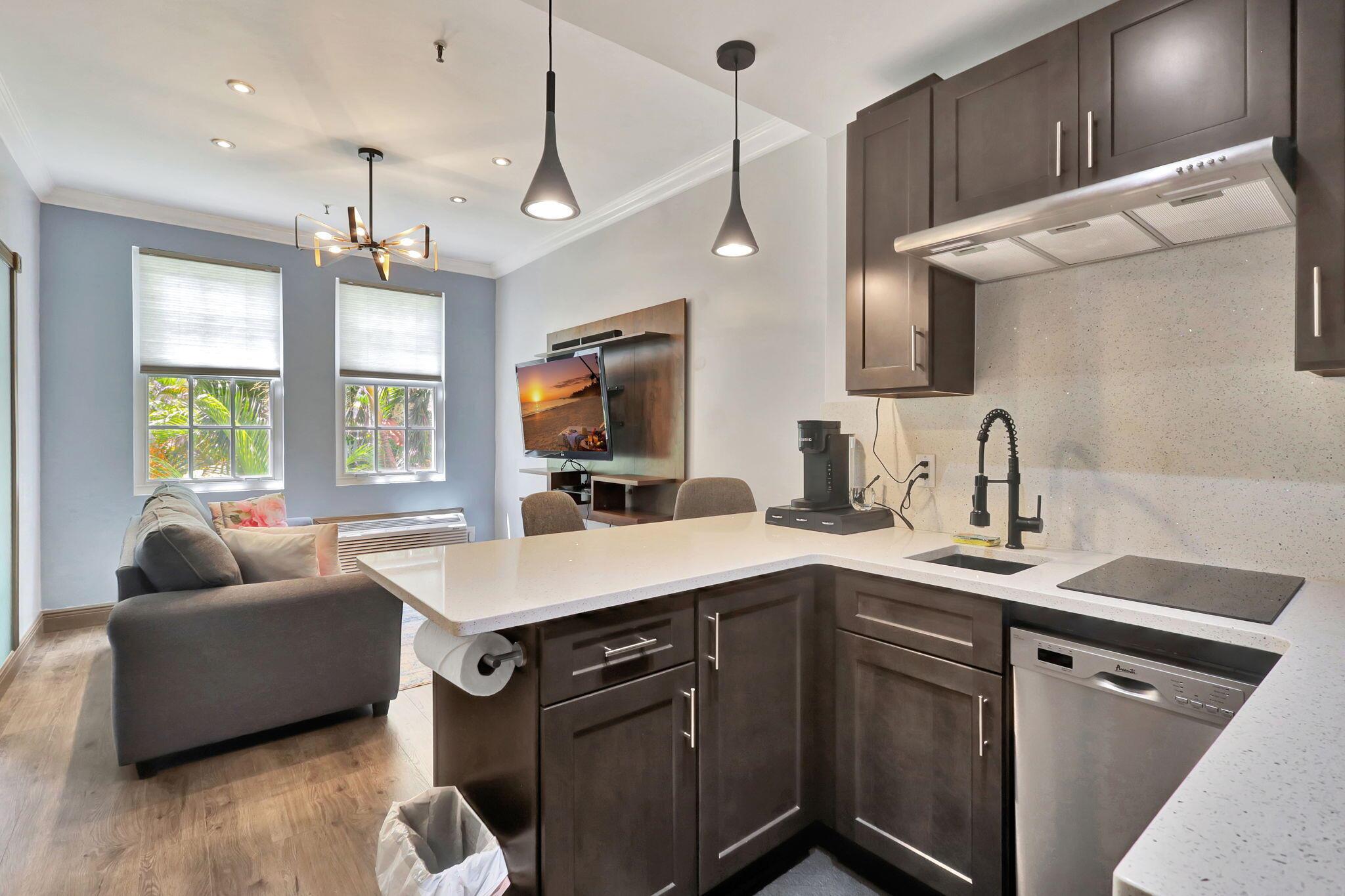 Fully renovated 1BR/1BA on Palm Beach Island with exceptional detail! Features include new appliances, valet parking, pool, and unbeatable location--just 2 blocks from the beach. Only 5 minutes to Downtown West Palm Beach and Worth Avenue. Surrounded by top restaurants and shops. Offered at $3,500/month for annual or 6-month lease. Don't miss this opportunity to live in luxury--schedule your showing today!ALSO OFFERED FOR SALE!