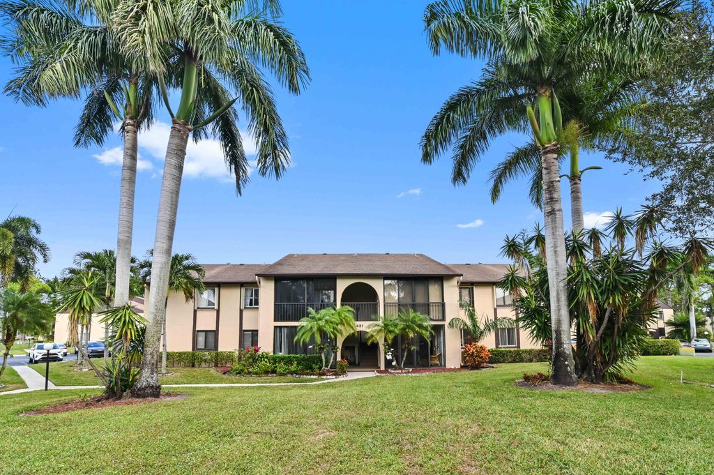 Photo of 431 Pine Glen Lane #B-1, Greenacres, FL 33463 (MLS # R10947534)