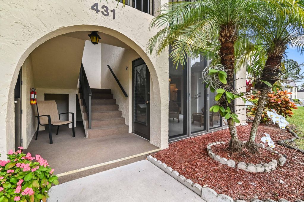 Photo of 431 Pine Glen Lane #B-1, Greenacres, FL 33463 (MLS # R10947534)