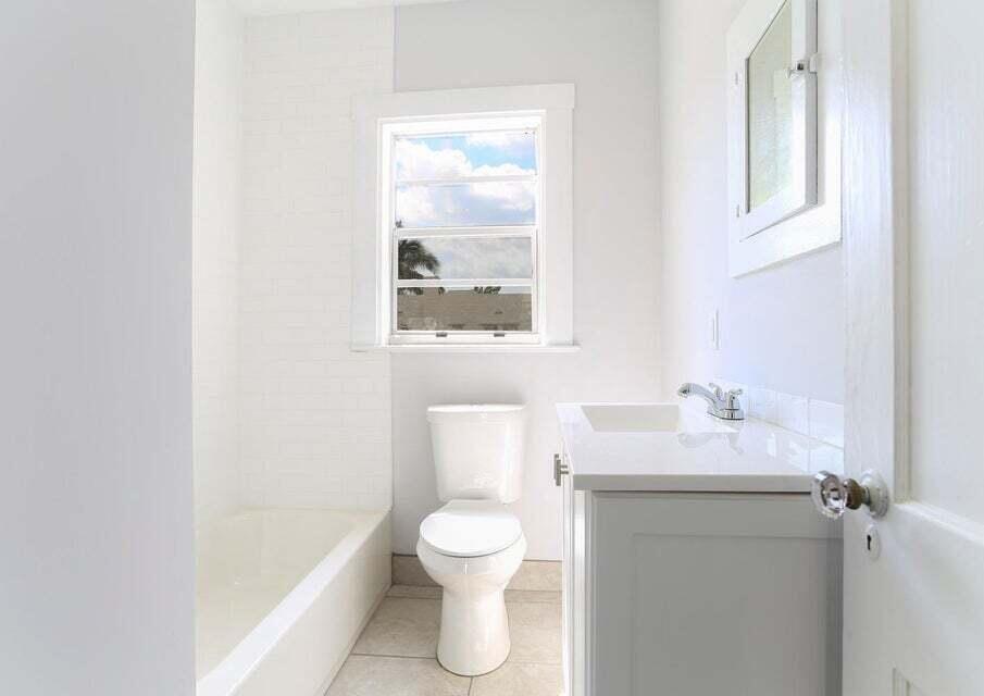 GARDENS THE - Residential Lease