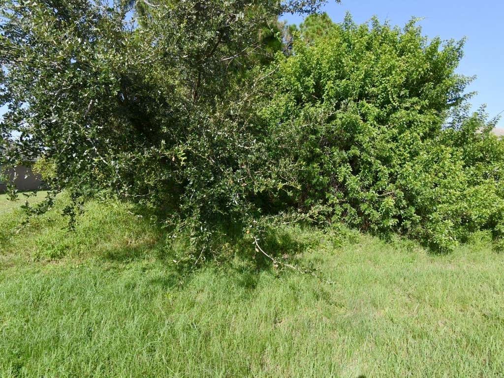 Photo of 164 S WAKEFIELD Circle, Port Saint Lucie, FL 34953 (MLS # B26061374)