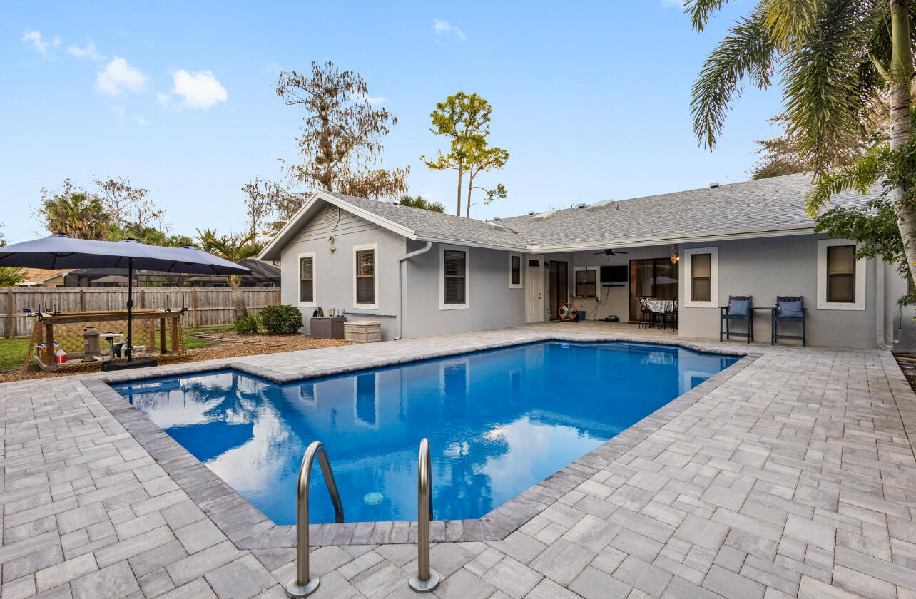911 Citrus Place