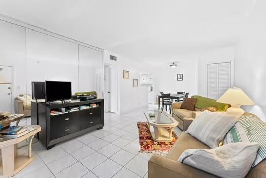 120 Cypress Club Dr 215