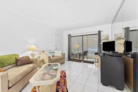 120 Cypress Club Dr 215