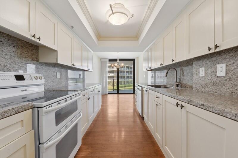 HALCYON OF PALM BEACH - Residential