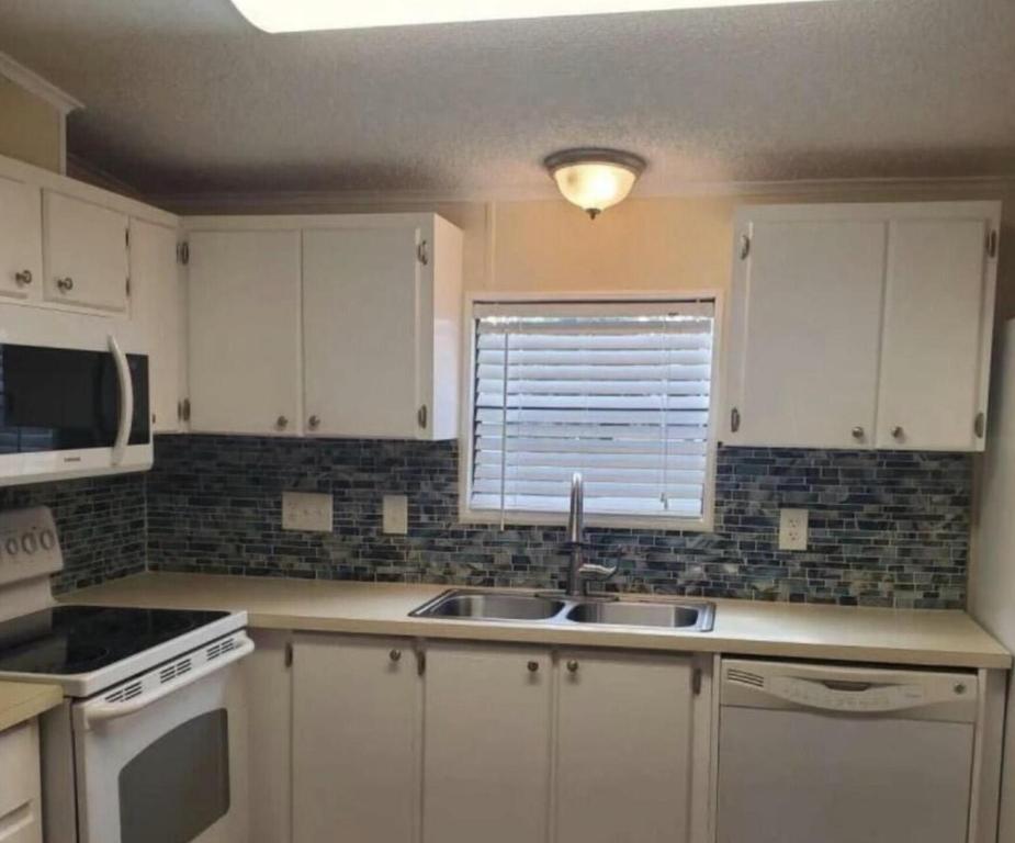 Pine Lakes Country Club - Residential Lease