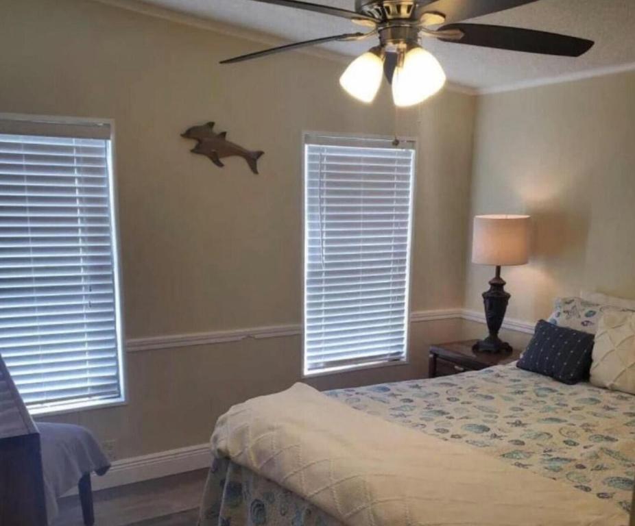 Pine Lakes Country Club - Residential Lease