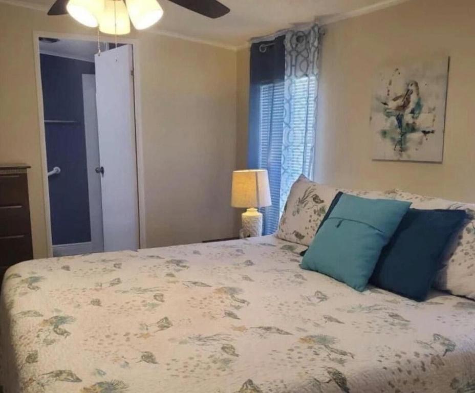 Pine Lakes Country Club - Residential Lease